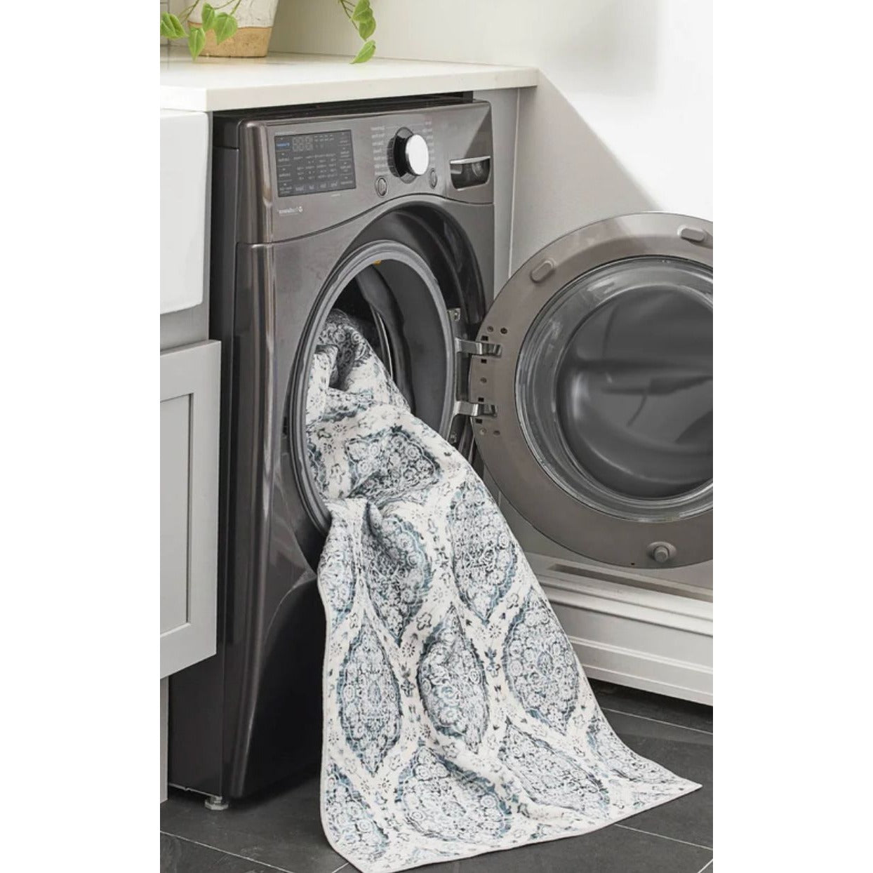 Alisha Aqua Dream Mink Printed Chenille 6'6" x 9'6" Washable Rug With Ornate Design For Stylish And Practical Home Décor